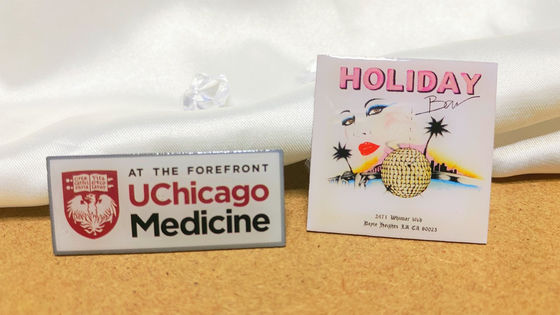 شراء Custom Lapel Pin and Metal Badge with 2D/3D Design Epoxy Coating and Zinc Alloy Material online manufacture