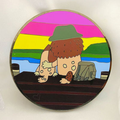 حجم مخصص صبغية ناعمة صبغية ذهبية ملفوفة بطاقات اللابيل المخصصة وشارة معدنية