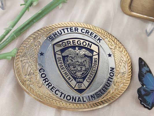 مشبك حزام من سبائك الزنك المخصصة للرجال مع شعار 3-3.5 بوصة