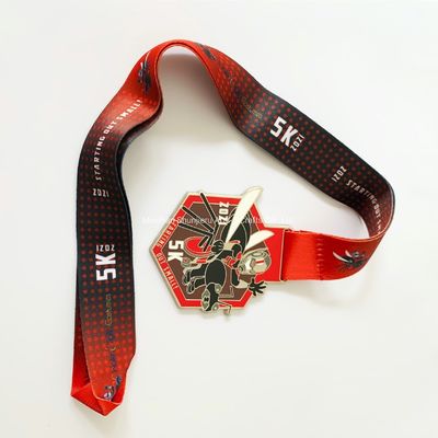 سعر جيد ميداليات رياضية مصقولة بالذهب مع تصميم ثلاثي الأبعاد في سبائك الزنك الانترنت