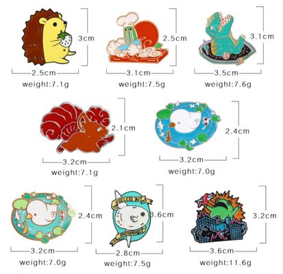 رخيصة الصين الجملة قبعة طوق الملابس شعار الذهب المعدن صلب ناعم المينا اللابيل دبوس مخصص بكميات كبيرة
