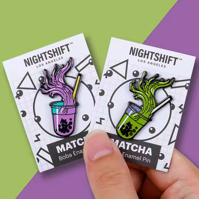 سعر جيد  Backing Card Funny Cute Design Hard Soft Enameled Metal Wholesale Lapel Pins Badges Anime Custom Cartoon Enamel Pins الانترنت