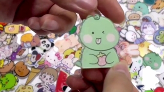 دبابيس بروش أكريليك لطيفة للحقائب والسترات والقبعات - هدية كاواي للفتيات